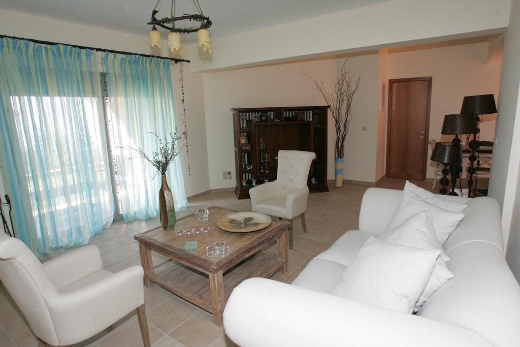 Erofili Villas Lourdata  Zimmer foto